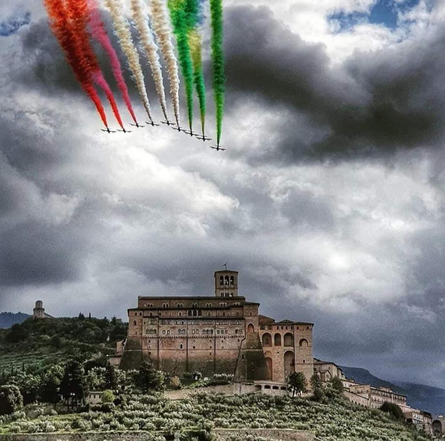 Casetta Delle Rose Assisi Bagian luar foto