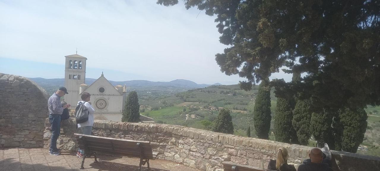 Casetta Delle Rose Assisi Bagian luar foto